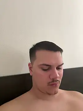 Snapshot of Cocoonefiree chatting on February 2025 04:46:02 PM Cocoonefiree online show from February 2025 04:46:02 PM