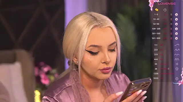 Snapshot of VictoriaMorrone chatting on February 2025 10:26:02 AM VictoriaMorrone online show from February 2025 10:26:02 AM