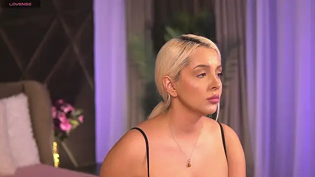 Snapshot of VictoriaMorrone chatting on March 2025 12:12:02 PM VictoriaMorrone online show from March 2025 12:12:02 PM