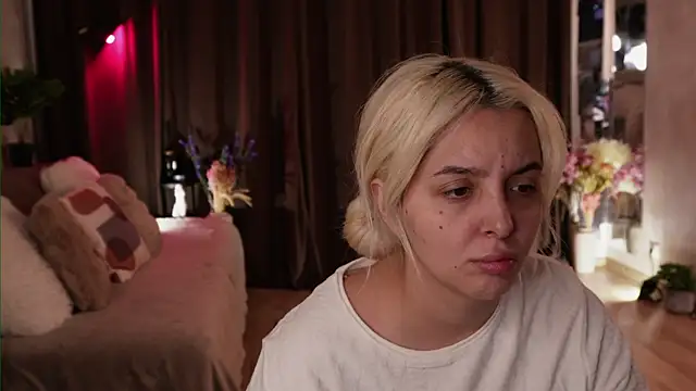 Snapshot of VictoriaMorrone chatting on October 2025 06:30:01 PM VictoriaMorrone online show from October 2025 06:30:01 PM