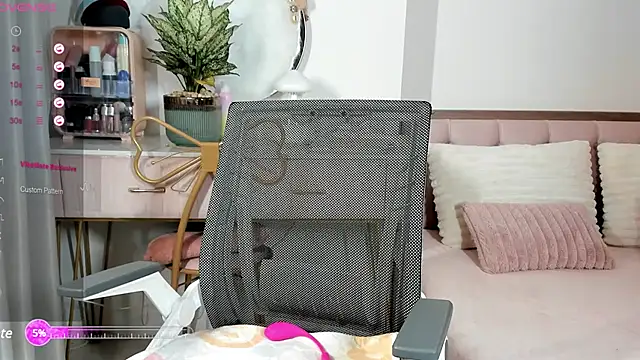  Joliie  online show from March 2025 03:53:01 PM