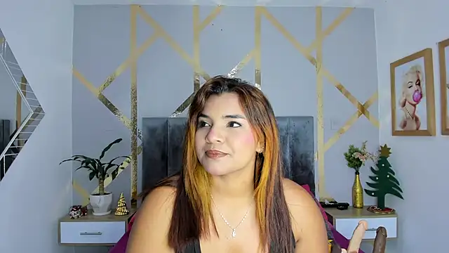 Snapshot of angelina_castroo chatting on December 2024 03:27:02 AM angelina castroo online show from December 2024 03:27:02 AM