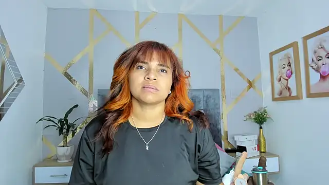 Snapshot of angelina_castroo chatting on January 2025 03:31:01 AM angelina castroo online show from January 2025 03:31:01 AM