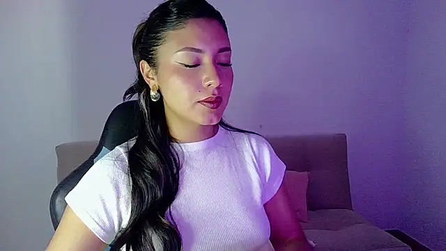 Lia 14  online show from March 2026 10:38:01 PM