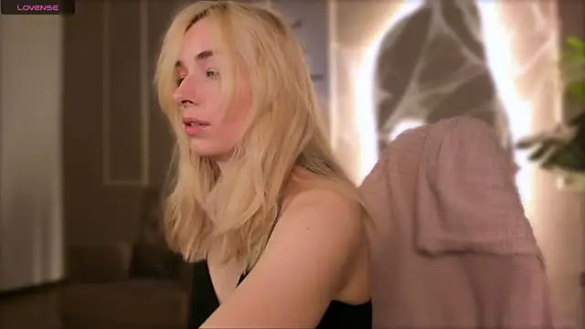 Eli Llie online show from October 2025 08:44:02 PM