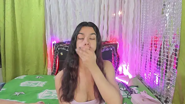 Snapshot of Megan_Miles02 chatting on December 2024 11:24:02 PM Megan Miles02 online show from December 2024 11:24:02 PM