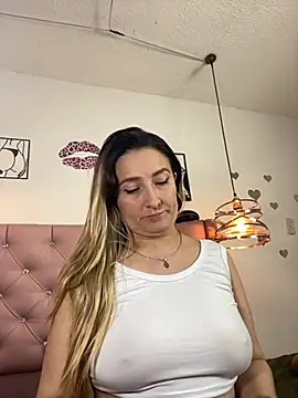 Snapshot of antonella87 chatting on October 2025 11:35:01 PM antonella87 online show from October 2025 11:35:01 PM