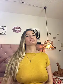 Snapshot of antonella87 chatting on October 2025 09:33:01 PM antonella87 online show from October 2025 09:33:01 PM