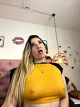 Snapshot of antonella87 chatting on November 2025 10:10:02 PM antonella87 online show from November 2025 10:10:02 PM