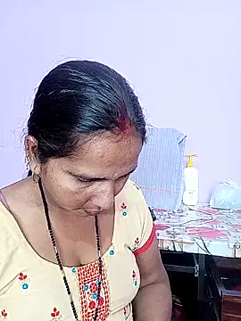 Snapshot of reemacouple007 chatting on March 2026 10:00:02 AM reemacouple007 online show from March 2026 10:00:02 AM