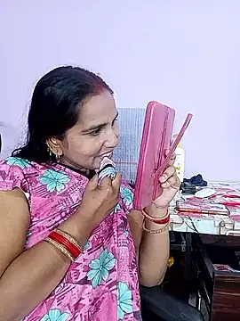 Snapshot of reemacouple007 chatting on March 2026 06:06:01 AM reemacouple007 online show from March 2026 06:06:01 AM