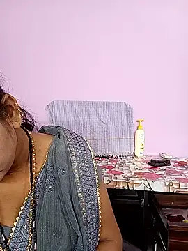 Snapshot of reemacouple007 chatting on March 2026 08:18:02 AM reemacouple007 online show from March 2026 08:18:02 AM