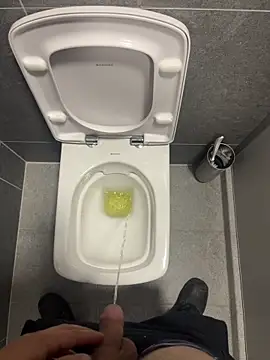 freenki41 online show from April 2026 09:48:01 AM