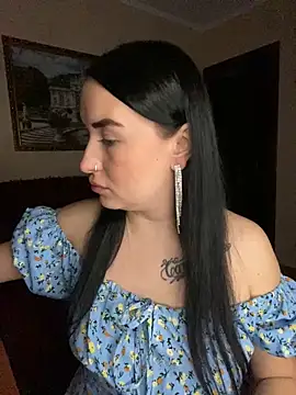 Roxana Bell online show from November 2025 09:15:02 PM