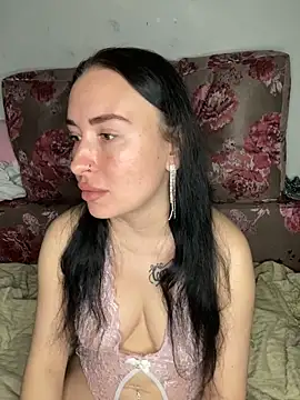 Roxana Bell online show from May 2026 07:11:02 PM