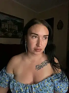 Roxana Bell online show from June 2026 07:14:02 PM