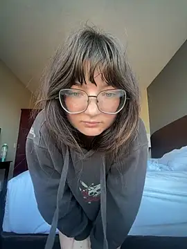 urpuppymoon online show from May 2026 02:23:01 PM