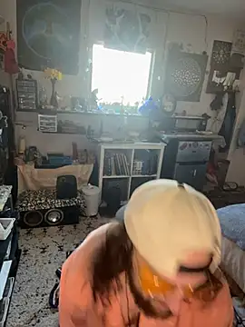 Snapshot of BobbyQ29 chatting on March 2026 04:42:01 PM BobbyQ29 online show from March 2026 04:42:01 PM