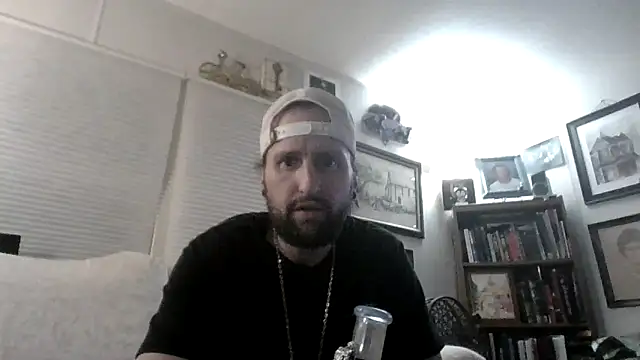 Snapshot of BobbyQ29 chatting on March 2026 08:51:01 AM BobbyQ29 online show from March 2026 08:51:01 AM