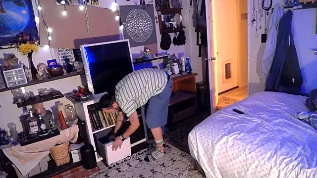 Snapshot of BobbyQ29 chatting on March 2026 04:57:02 AM BobbyQ29 online show from March 2026 04:57:02 AM