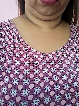 Snapshot of Ravina_patil1 chatting on May 2026 05:34:02 AM Ravina patil1 online show from May 2026 05:34:02 AM