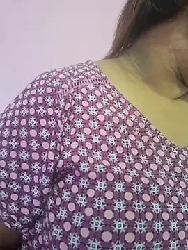 Snapshot of Ravina_patil1 chatting on May 2026 05:47:01 AM Ravina patil1 online show from May 2026 05:47:01 AM