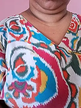 Snapshot of Ravina_patil1 chatting on June 2026 07:10:01 AM Ravina patil1 online show from June 2026 07:10:01 AM