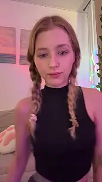 Snapshot of LunaRase chatting on October 2025 11:03:01 AM LunaRase online show from October 2025 11:03:01 AM