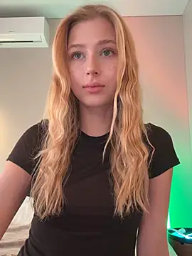 LunaRase online show from March 2026 07:12:01 AM