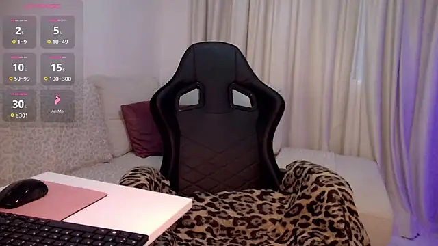 Snapshot of EmillyGreen1 chatting on March 2026 01:49:01 PM EmillyGreen1 online show from March 2026 01:49:01 PM