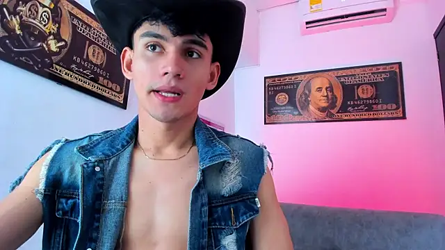 EstebanPerez  online show from January 2025 12:20:01 PM
