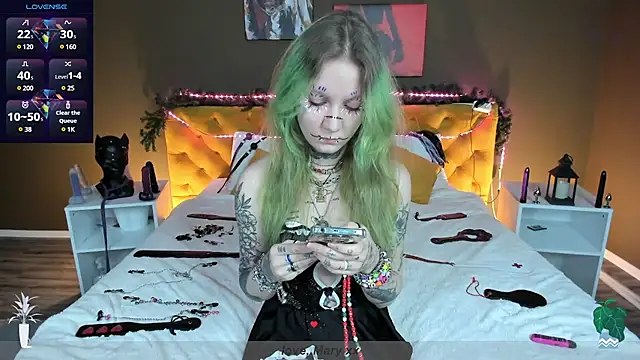 Snapshot of Mary_Xextra chatting on December 2024 11:23:02 PM Mary Xextra online show from December 2024 11:23:02 PM