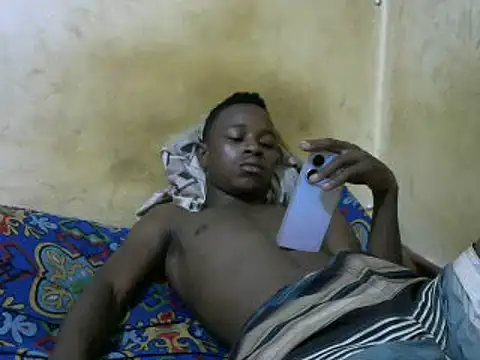 Snapshot of swthairydic chatting on January 2025 12:57:02 AM swthairydic online show from January 2025 12:57:02 AM