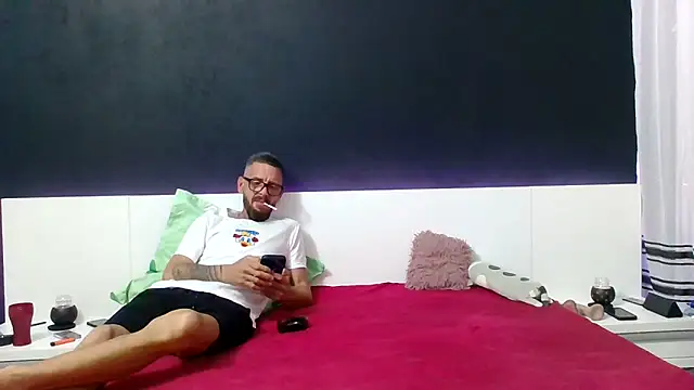 Snapshot of MikyVesela chatting on November 2025 03:46:01 PM MikyVesela online show from November 2025 03:46:01 PM