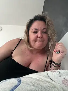 MikyVesela online show from May 2026 03:29:02 PM