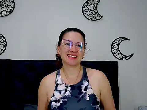 Snapshot of ArtesanaMK chatting on September 2025 11:25:01 AM ArtesanaMK online show from September 2025 11:25:01 AM