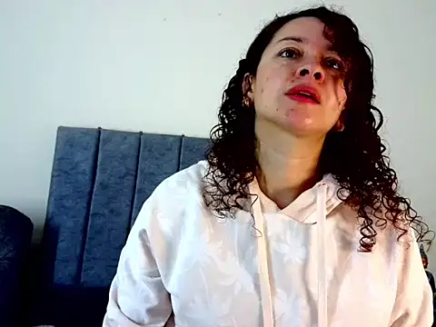 Snapshot of ArtesanaMK chatting on September 2025 11:26:01 AM ArtesanaMK online show from September 2025 11:26:01 AM