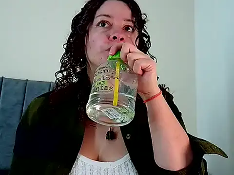 Snapshot of ArtesanaMK chatting on October 2025 05:22:01 PM ArtesanaMK online show from October 2025 05:22:01 PM