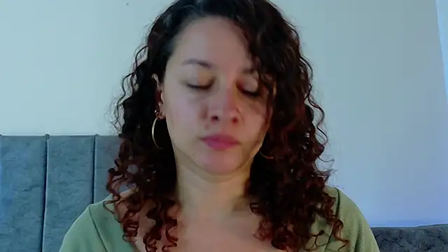 Snapshot of ArtesanaMK chatting on November 2025 06:21:01 PM ArtesanaMK online show from November 2025 06:21:01 PM