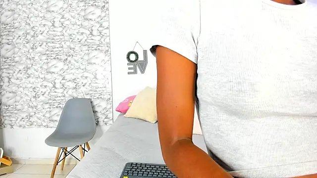 Canhela1 online show from September 2025 07:27:02 PM