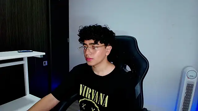 Snapshot of _nickconnor01 chatting on February 2025 08:57:01 PM nickconnor01 online show from February 2025 08:57:01 PM