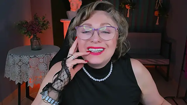 Snapshot of sugar_vivien chatting on February 2025 07:18:02 PM sugar vivien online show from February 2025 07:18:02 PM