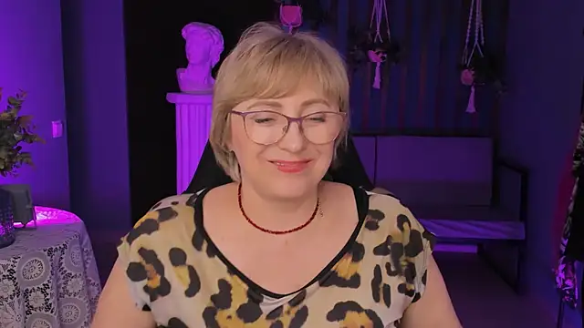Snapshot of sugar_vivien chatting on March 2025 06:11:01 PM sugar vivien online show from March 2025 06:11:01 PM