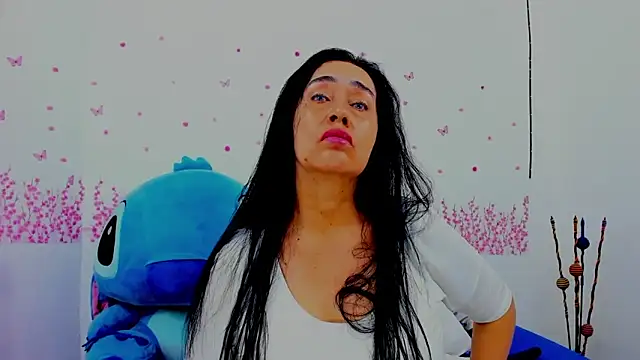 HorniestMilf online show from June 2026 07:45:01 PM