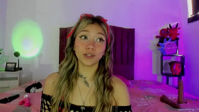 alisson zafiro  online show from December 2024 01:33:01 PM