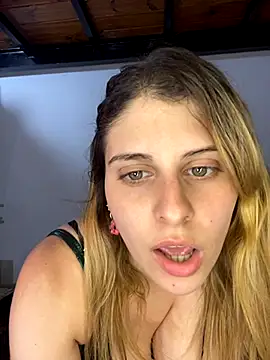 Snapshot of FlorBich chatting on November 2025 02:56:02 AM FlorBich online show from November 2025 02:56:02 AM