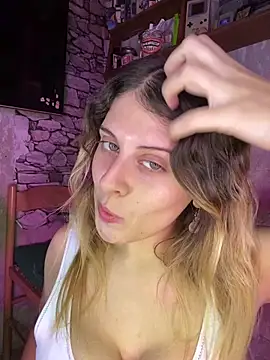 Snapshot of FlorBich chatting on March 2026 03:23:01 AM FlorBich online show from March 2026 03:23:01 AM