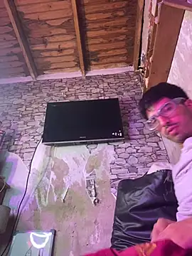 Snapshot of FlorBich chatting on April 2026 01:50:01 AM FlorBich online show from April 2026 01:50:01 AM