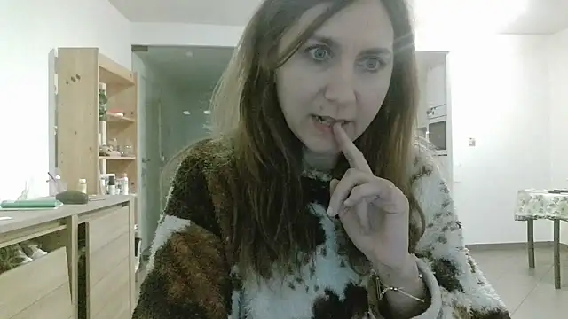 JasmineGlamour online show from April 2026 03:42:02 AM