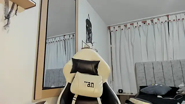 Valerioe online show from October 2025 12:21:02 AM